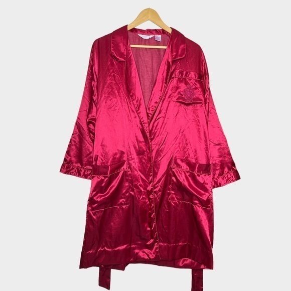 Vintage Embroidered Red Robe - Picture 3 of 7